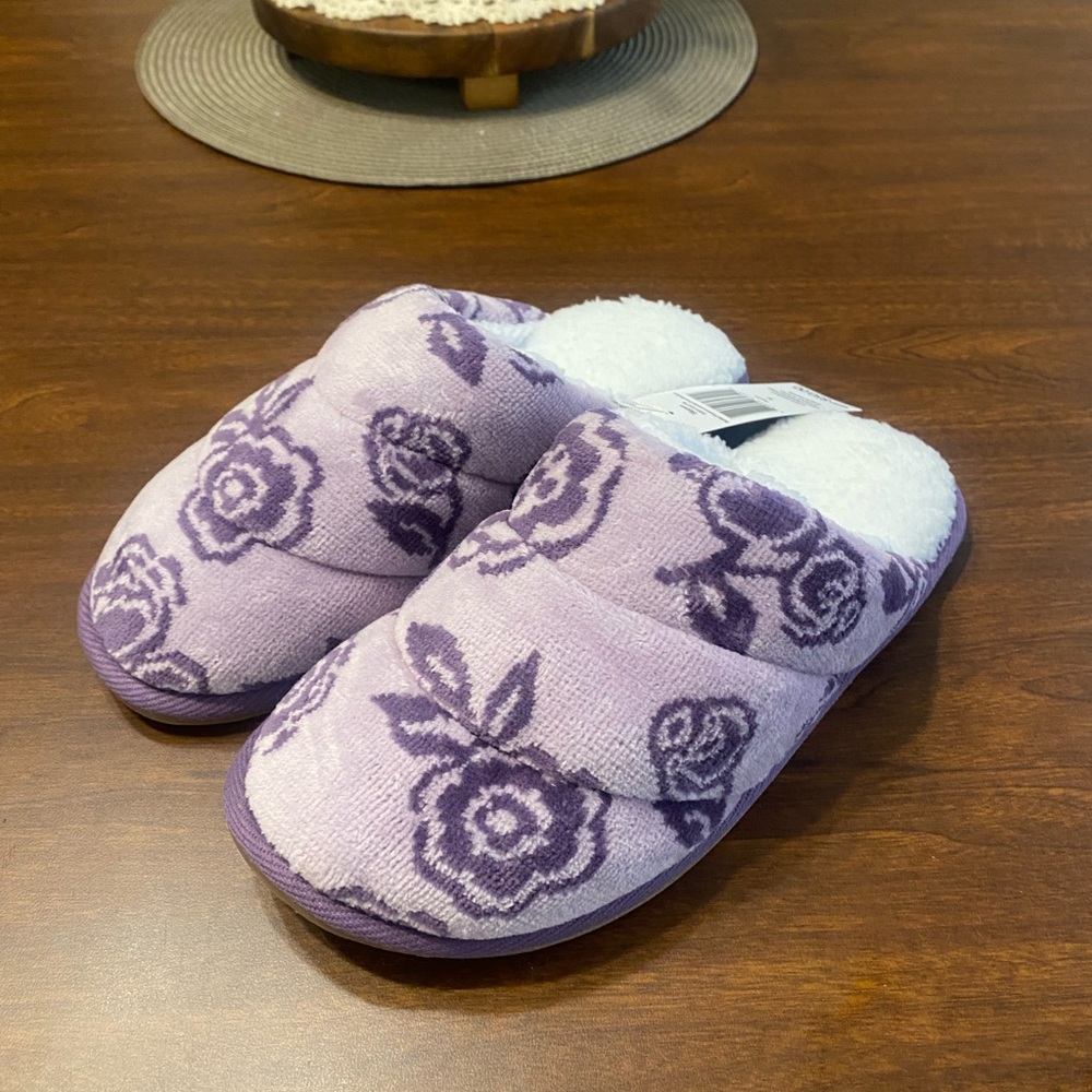 Vera Bradley Women's Bubbly Flowers Slippers medium